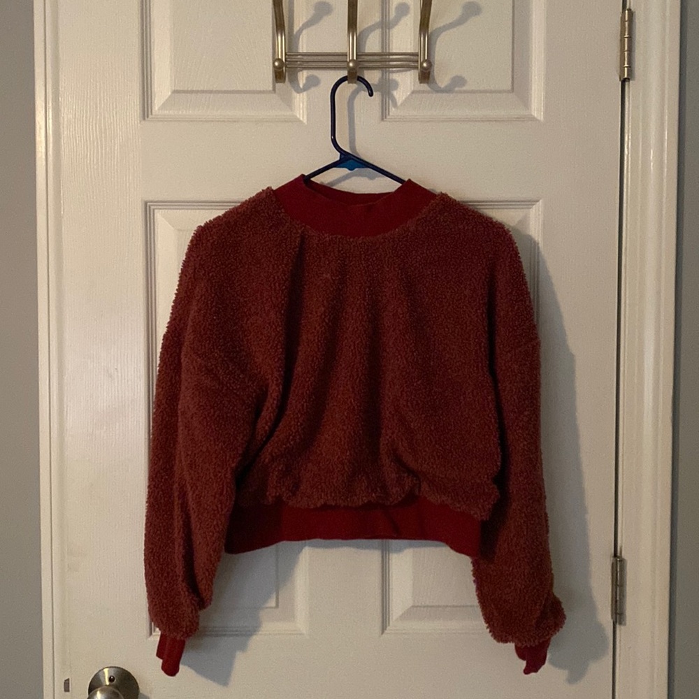 Cropped fleece Fabletics sweatshirt